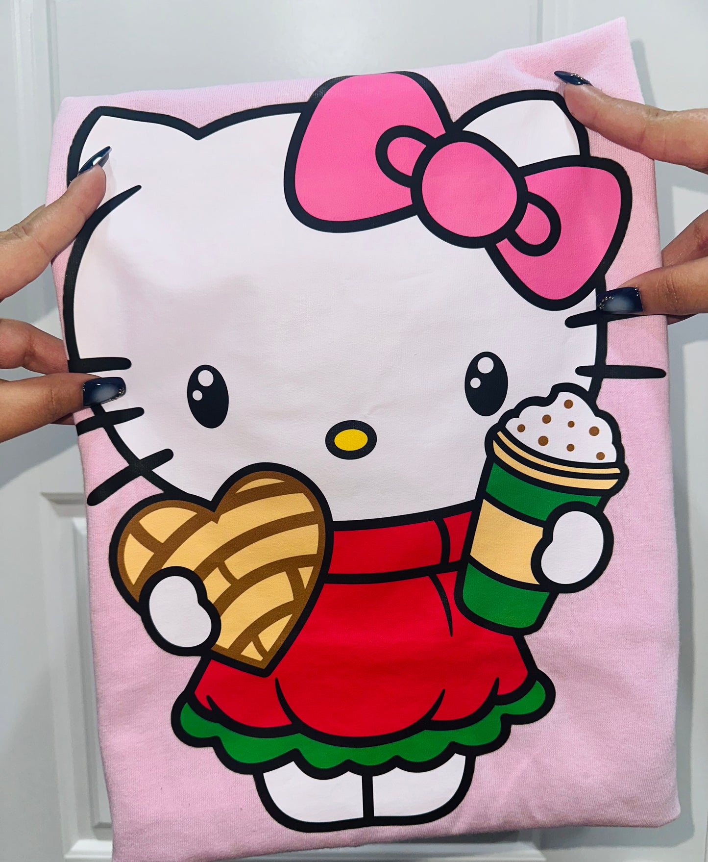 Pink Hello Kitty Concha T-shirt